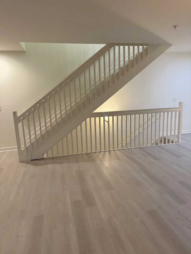 Installed flooring detail on the stairs
